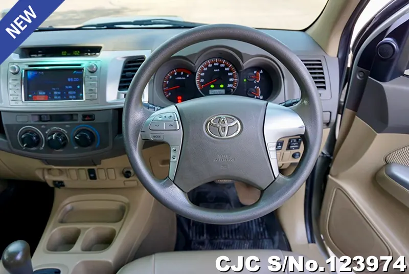 Toyota Hilux in Silver for Sale Image 10