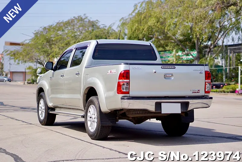 Toyota Hilux in Silver for Sale Image 1