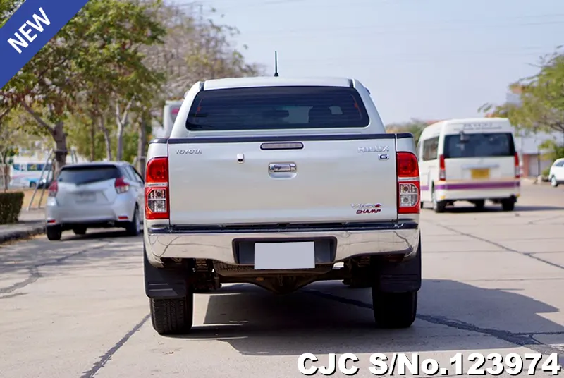 Toyota Hilux in Silver for Sale Image 5