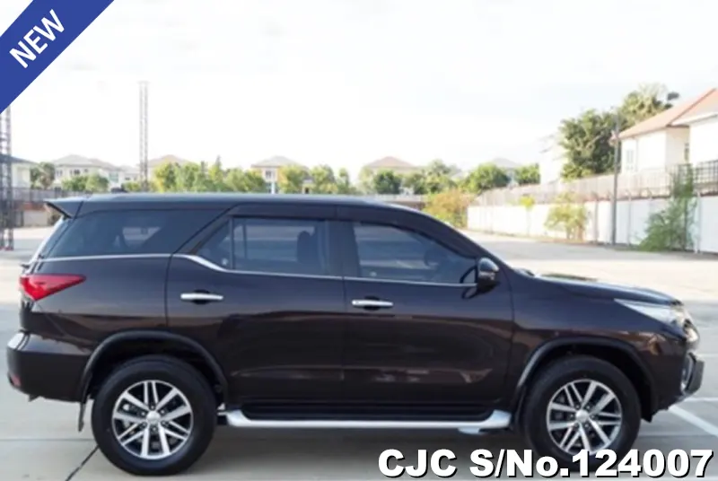 Toyota Fortuner in Brown for Sale Image 4