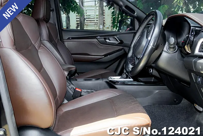 Isuzu D-Max in Black for Sale Image 9