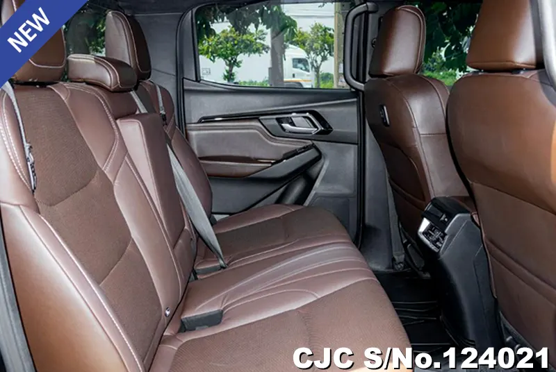 Isuzu D-Max in Black for Sale Image 11
