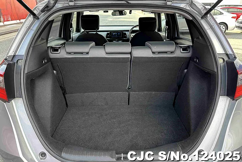 Honda Fit in Silver for Sale Image 8