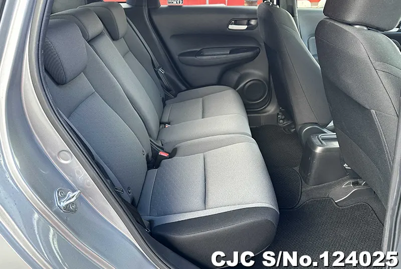 Honda Fit in Silver for Sale Image 11
