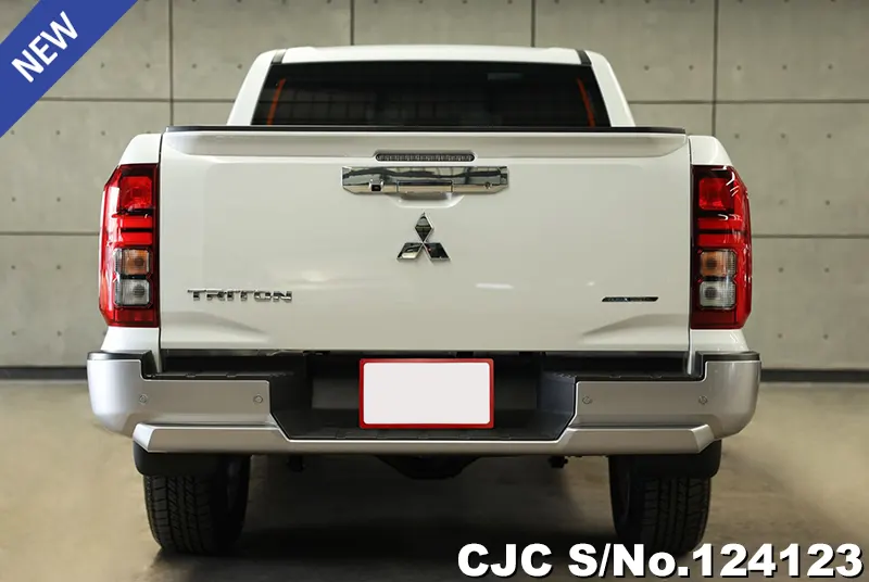 Mitsubishi Triton in White for Sale Image 2