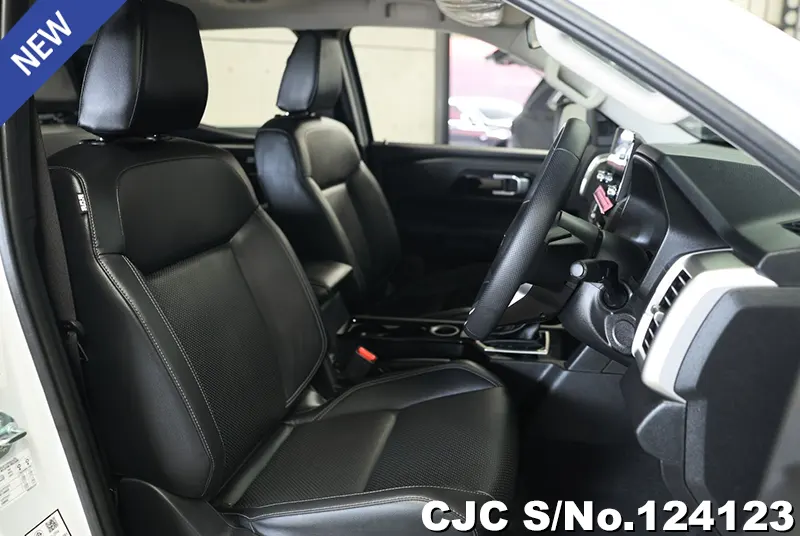Mitsubishi Triton in White for Sale Image 4