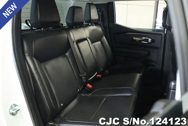 Mitsubishi Triton in White for Sale Image 6