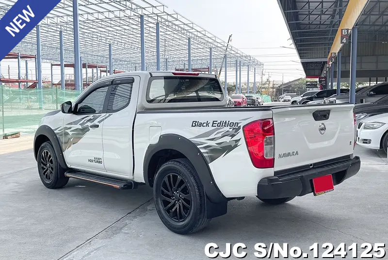Nissan Navara in White for Sale Image 2