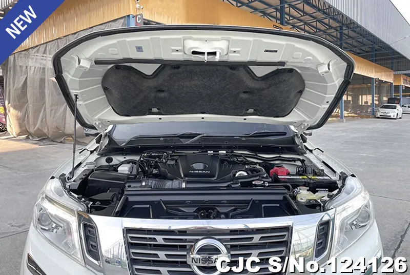 Nissan Navara in White for Sale Image 12