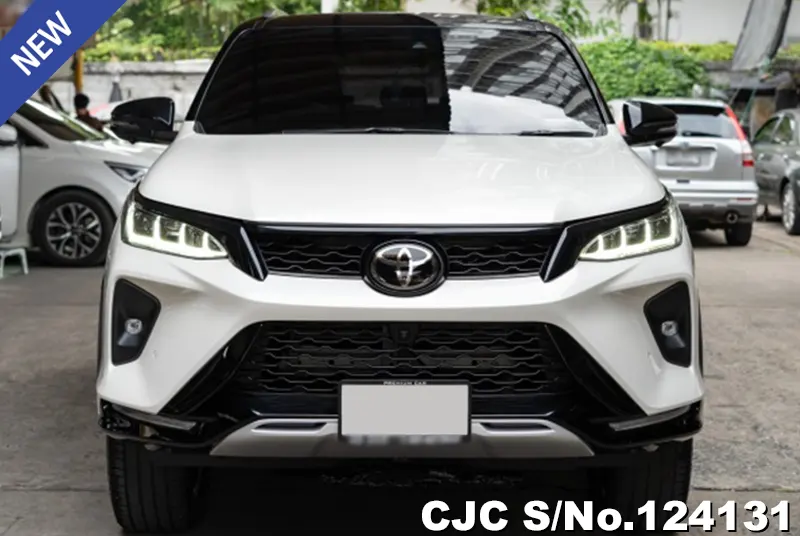 Toyota Fortuner in White for Sale Image 4