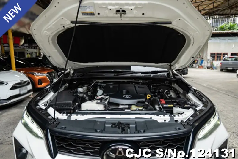Toyota Fortuner in White for Sale Image 15