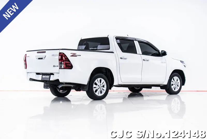 Toyota Hilux in White for Sale Image 1