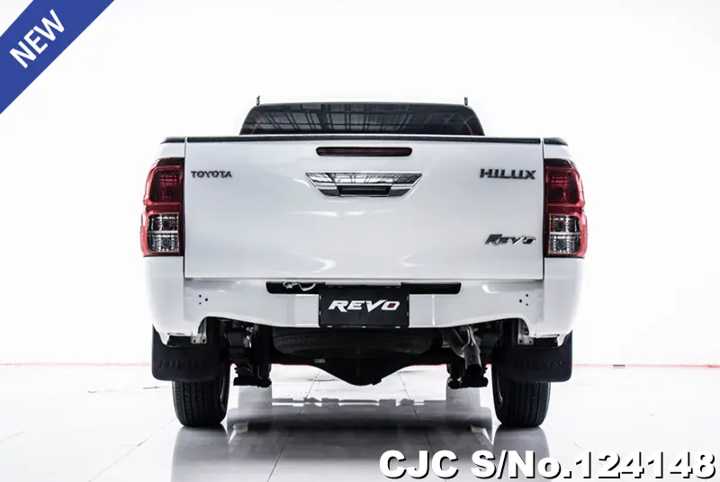 Toyota Hilux in White for Sale Image 3