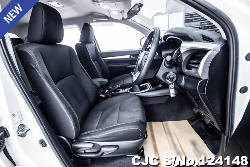 Toyota Hilux in White for Sale Image 6