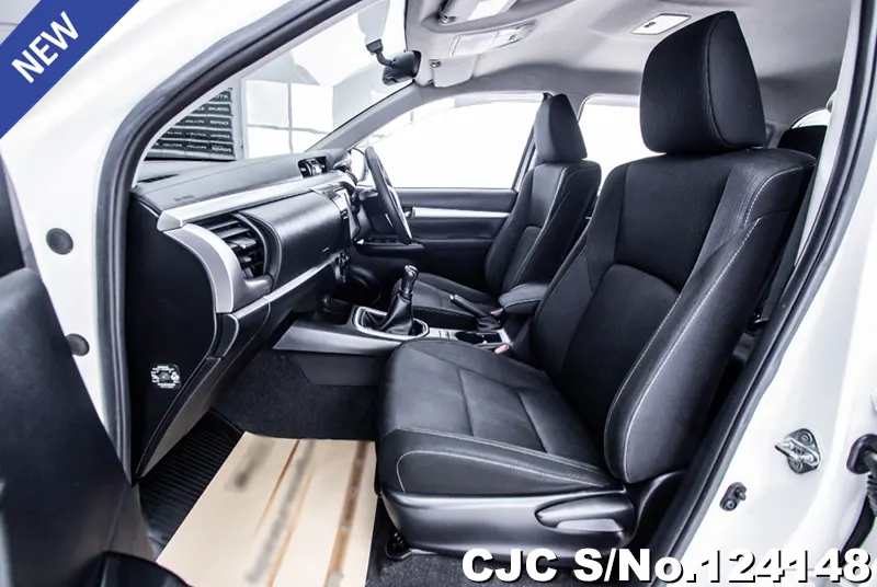 Toyota Hilux in White for Sale Image 7