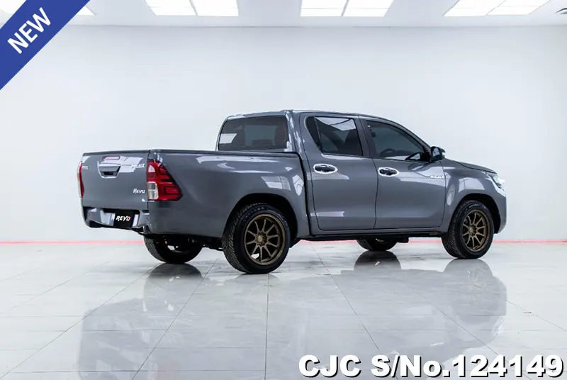Toyota Hilux in Gray for Sale Image 1