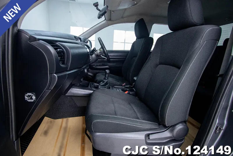 Toyota Hilux in Gray for Sale Image 7