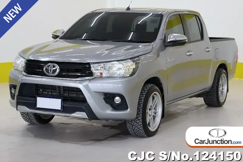 Toyota Hilux in Gray for Sale Image 3