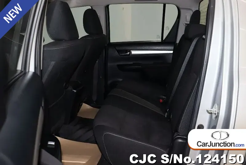 Toyota Hilux in Gray for Sale Image 8