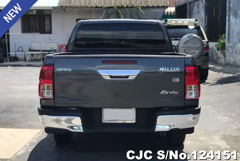 Toyota Hilux in Gray for Sale Image 3