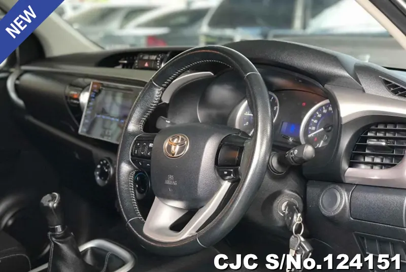 Toyota Hilux in Gray for Sale Image 9