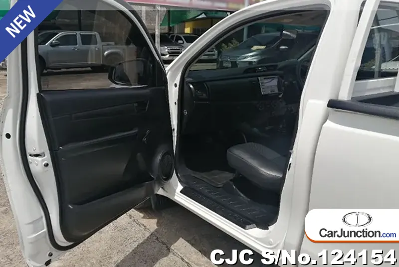 Toyota Hilux in White for Sale Image 8