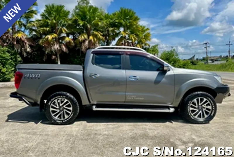 Nissan Navara in Gray for Sale Image 5