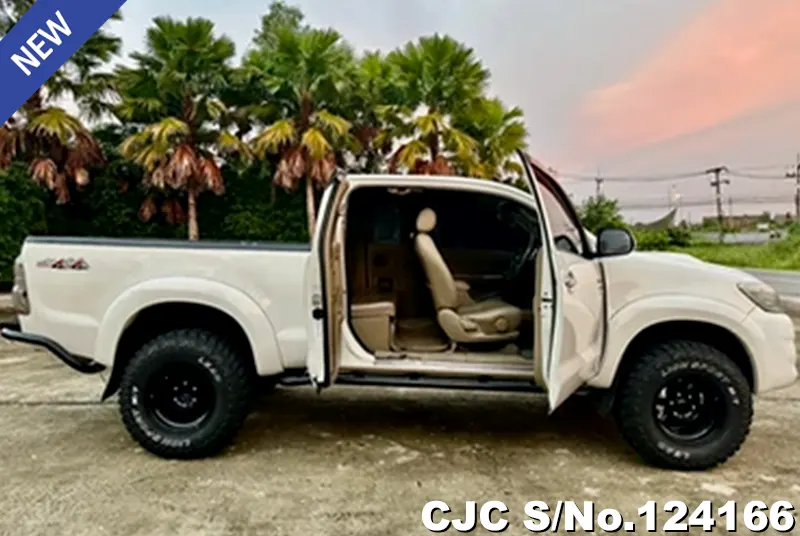 Toyota Hilux in White for Sale Image 7
