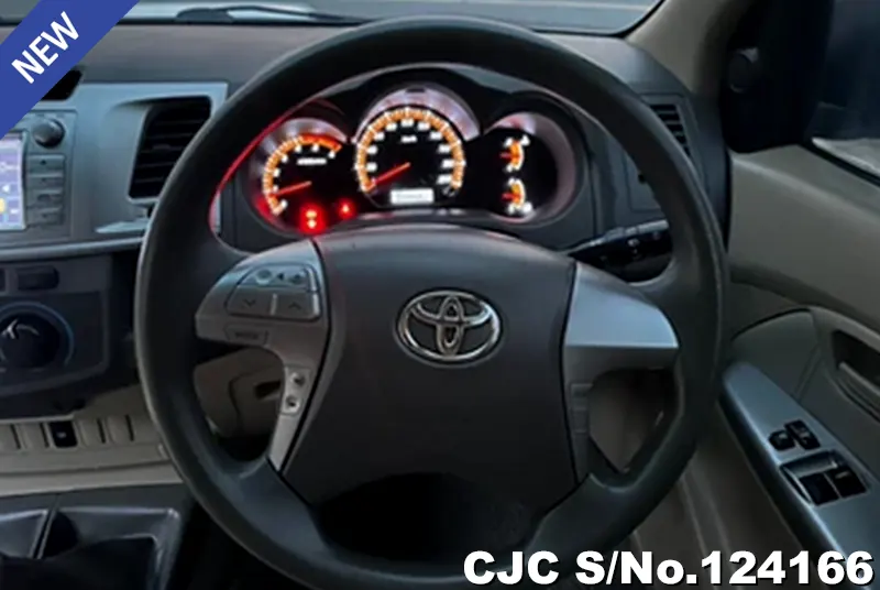 Toyota Hilux in White for Sale Image 14