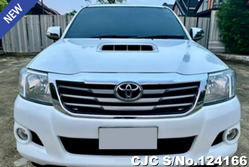 Toyota Hilux in White for Sale Image 3
