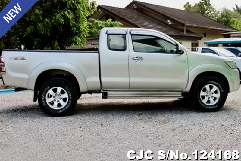 Toyota Hilux in Silver for Sale Image 6