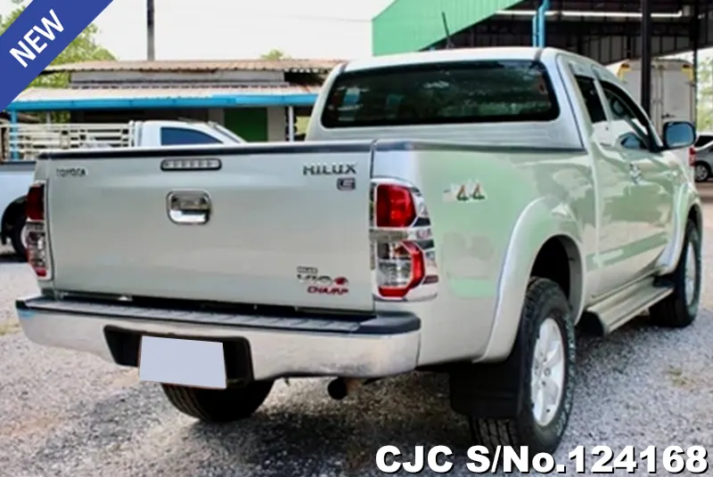 Toyota Hilux in Silver for Sale Image 2