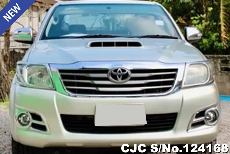 Toyota Hilux in Silver for Sale Image 4