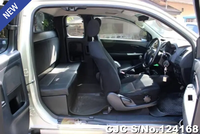 Toyota Hilux in Silver for Sale Image 11