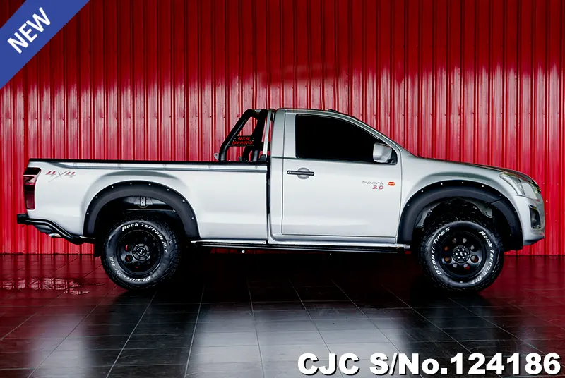 Isuzu D-Max in Gray for Sale Image 3