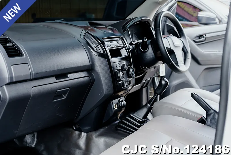 Isuzu D-Max in Gray for Sale Image 5