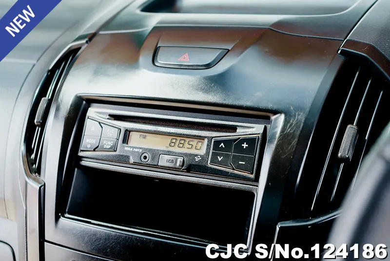 Isuzu D-Max in Gray for Sale Image 9
