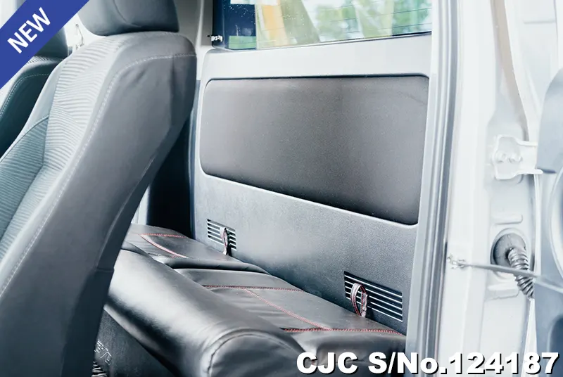 Toyota Hilux in Gray for Sale Image 15