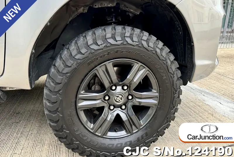 Toyota Hilux in Silver for Sale Image 9