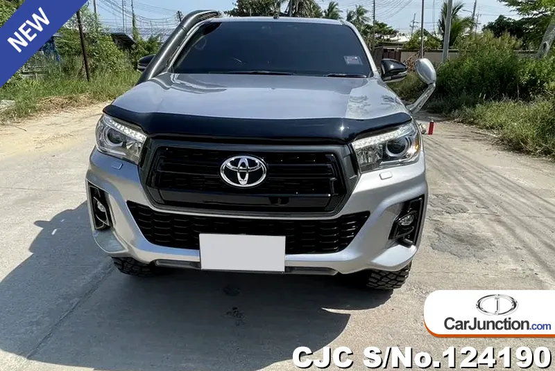 Toyota Hilux in Silver for Sale Image 3