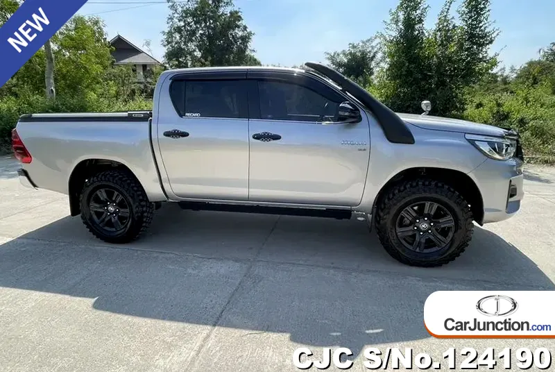 Toyota Hilux in Silver for Sale Image 5