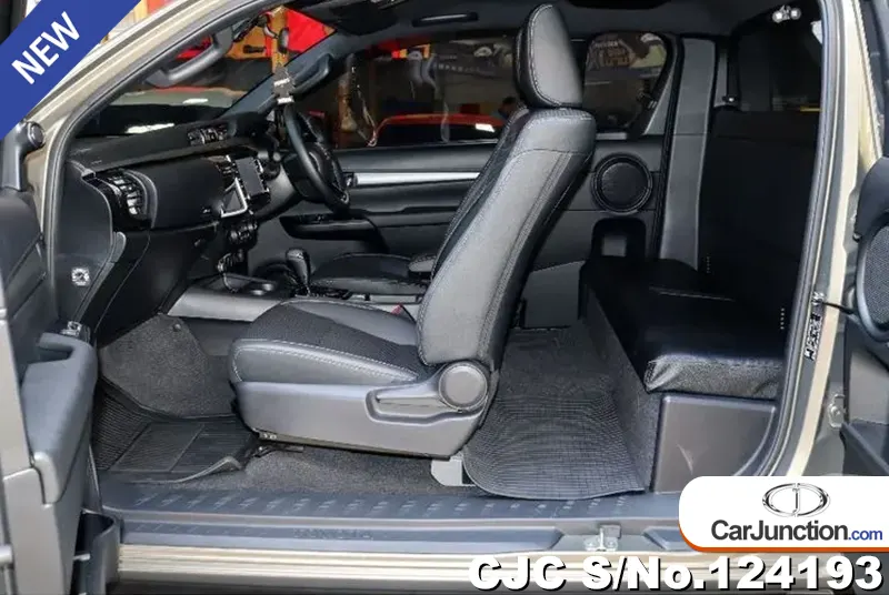 Toyota Hilux in Oxide Bronze Metallic for Sale Image 9