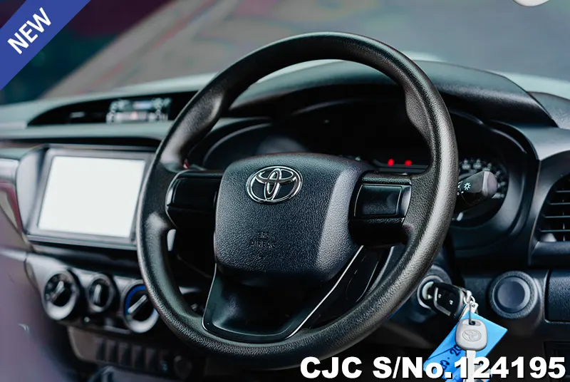 Toyota Hilux in Gray for Sale Image 8