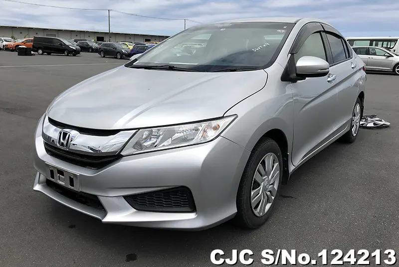 Honda Grace in Silver for Sale Image 3
