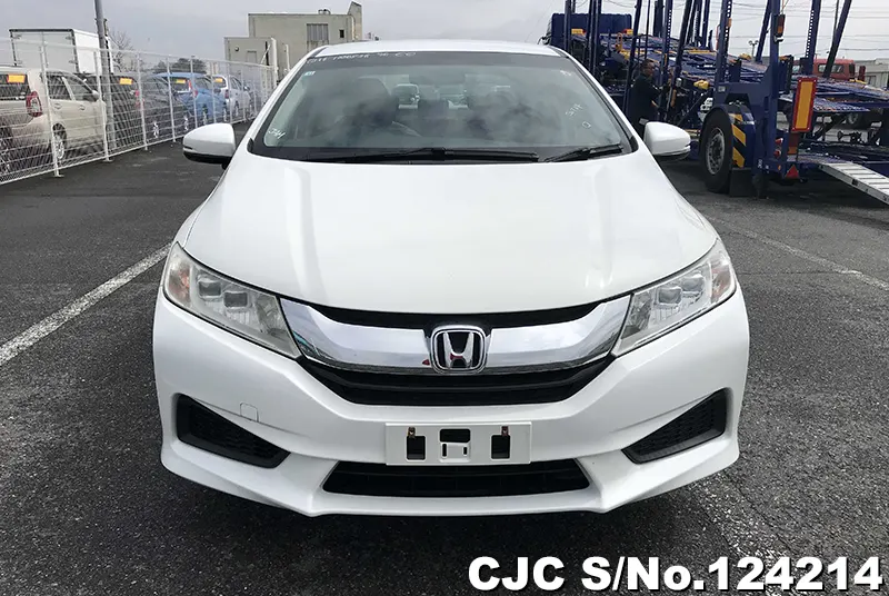 Honda Grace in Pearl for Sale Image 4