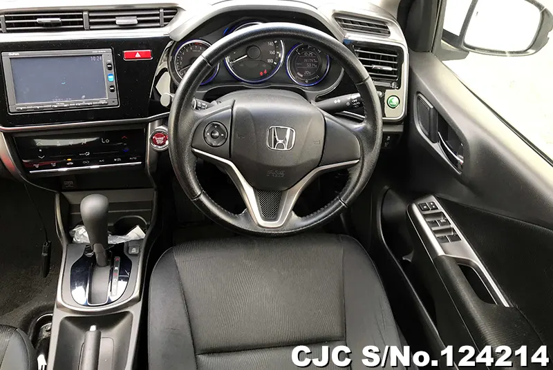 Honda Grace in Pearl for Sale Image 9