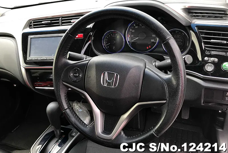 Honda Grace in Pearl for Sale Image 12