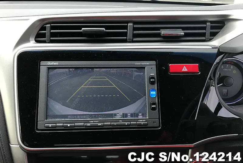 Honda Grace in Pearl for Sale Image 13