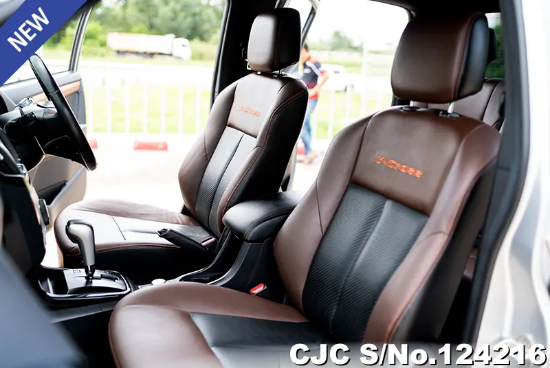 Isuzu D-Max in Gray for Sale Image 8