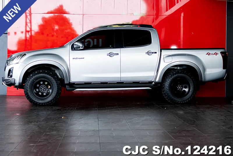 Isuzu D-Max in Gray for Sale Image 4